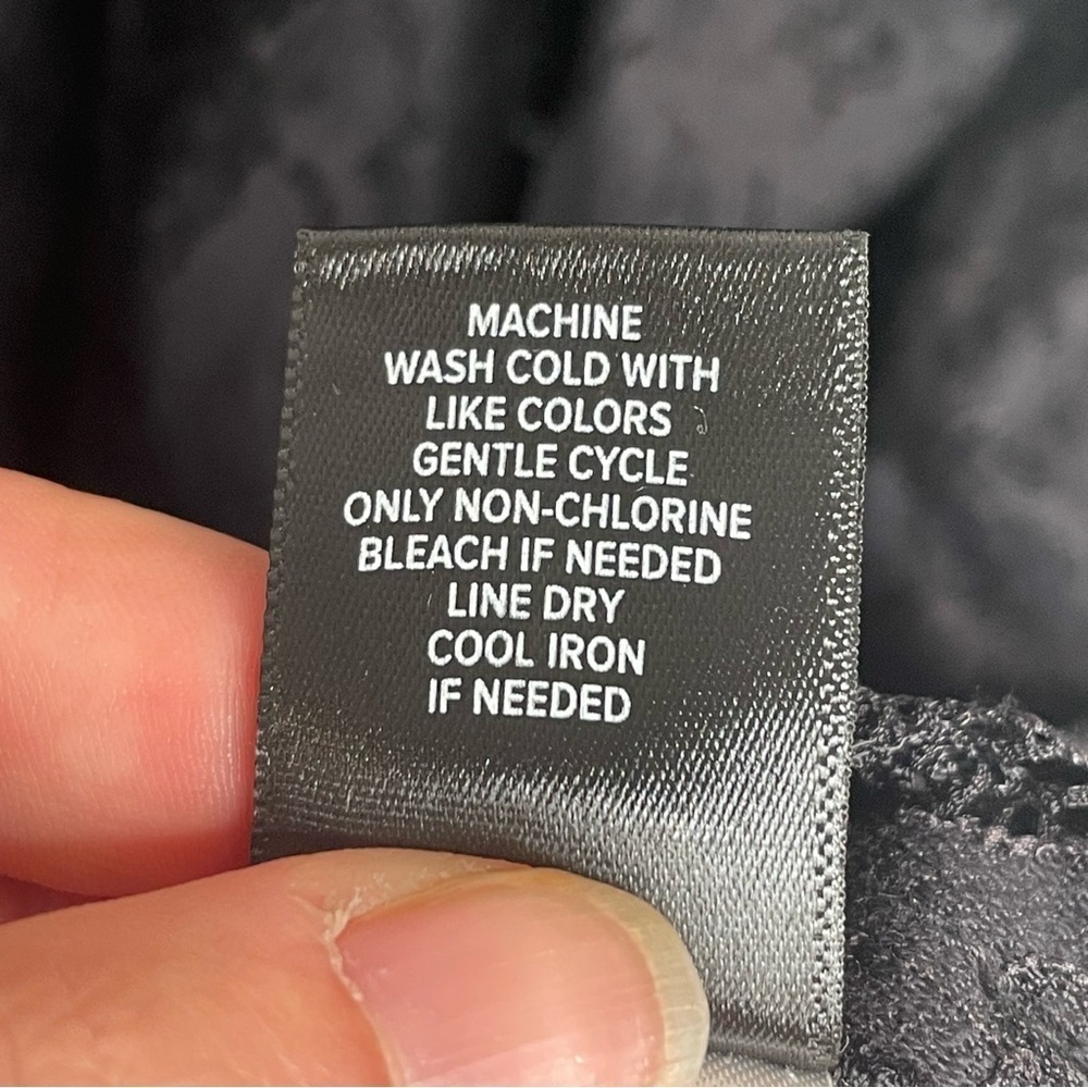 Torrid Harper Lace Pullover Long Sleeve Blouse Floral Sheer in Deep Black 4X/26 - Picture 13 of 16